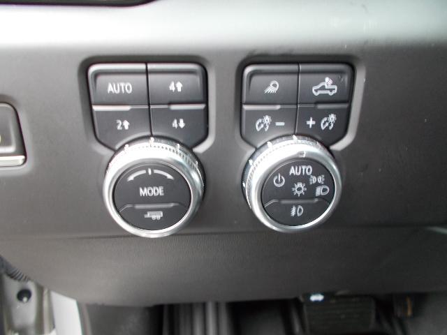 2022 GMC Sierra 1500 Vehicle Photo in LOWELL, MA 01852-4336