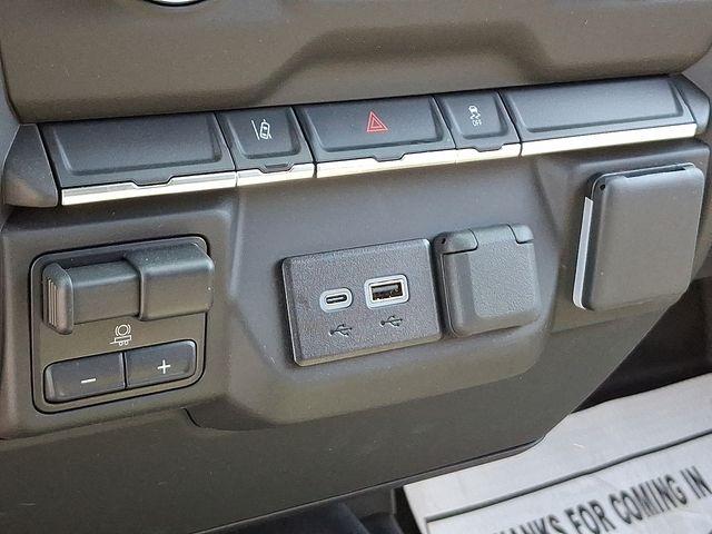 2025 Chevrolet Silverado 3500 HD Vehicle Photo in DANBURY, CT 06810-5034