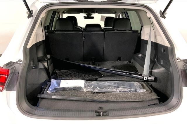 2023 Volkswagen Tiguan Vehicle Photo in Lees Summit, MO 64086
