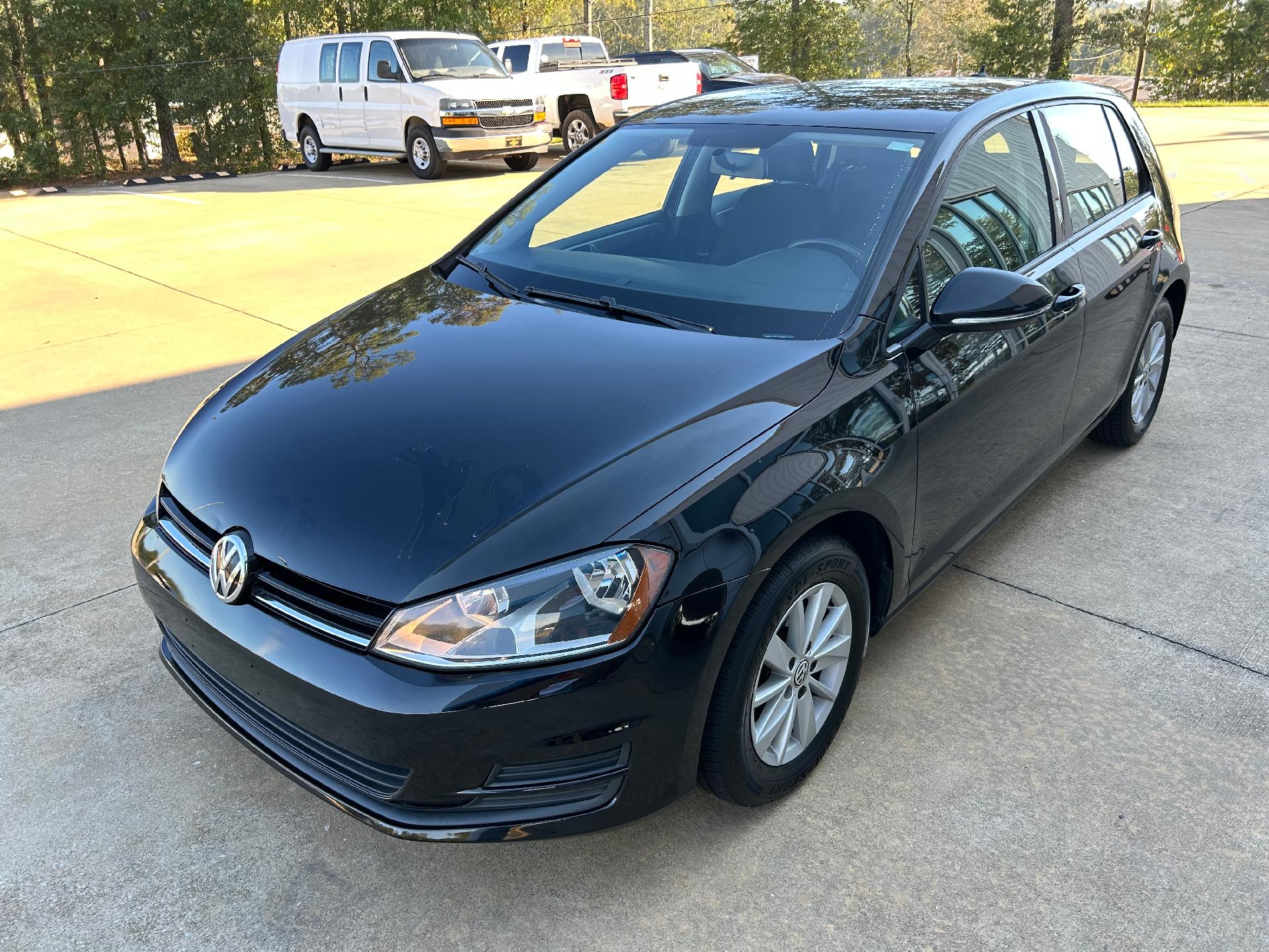  2016 Volkswagen Golf TSI S 4-Door FWD   