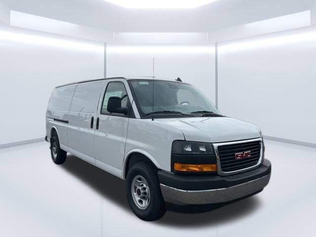 2025 GMC Savana Cargo 3500 Vehicle Photo in SAINT CLAIRSVILLE, OH 43950-8512