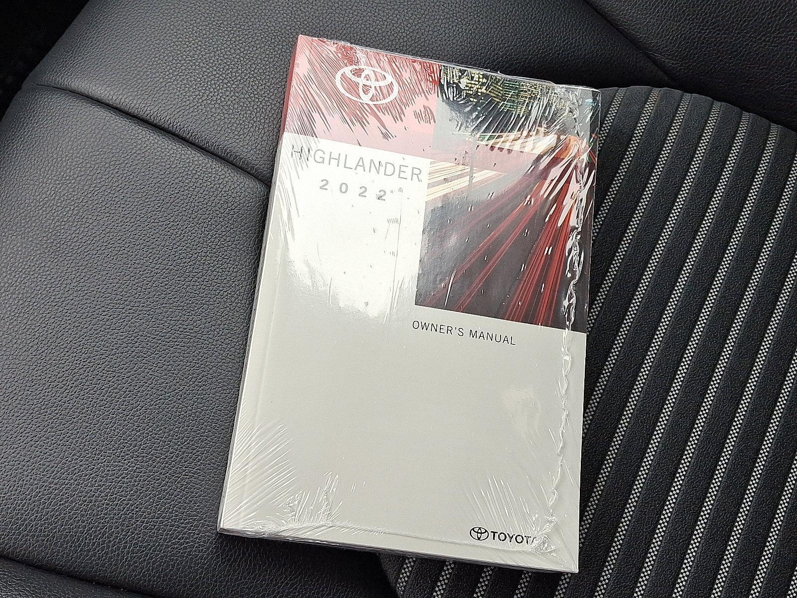 2022 Toyota Highlander Vehicle Photo in BETHLEHEM, PA 18017-9401