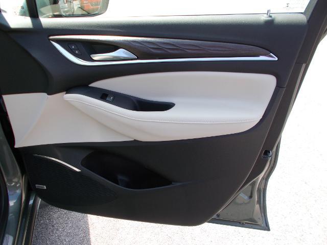 2022 Buick Enclave Vehicle Photo in LOWELL, MA 01852-4336