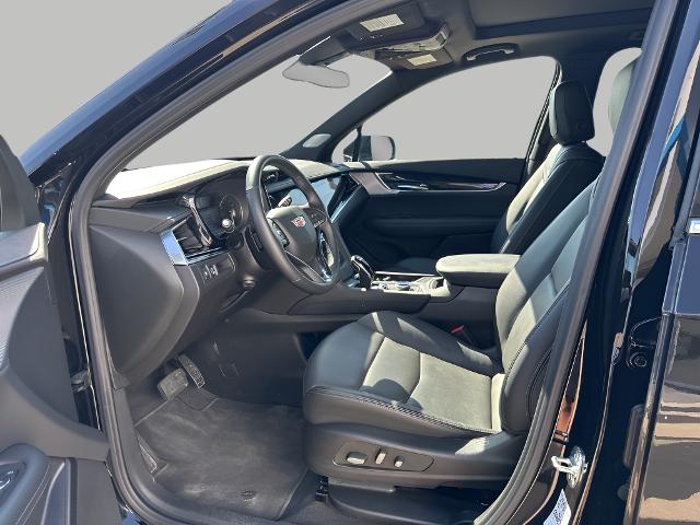 2025 Cadillac XT6 Vehicle Photo in MANITOWOC, WI 54220-5838