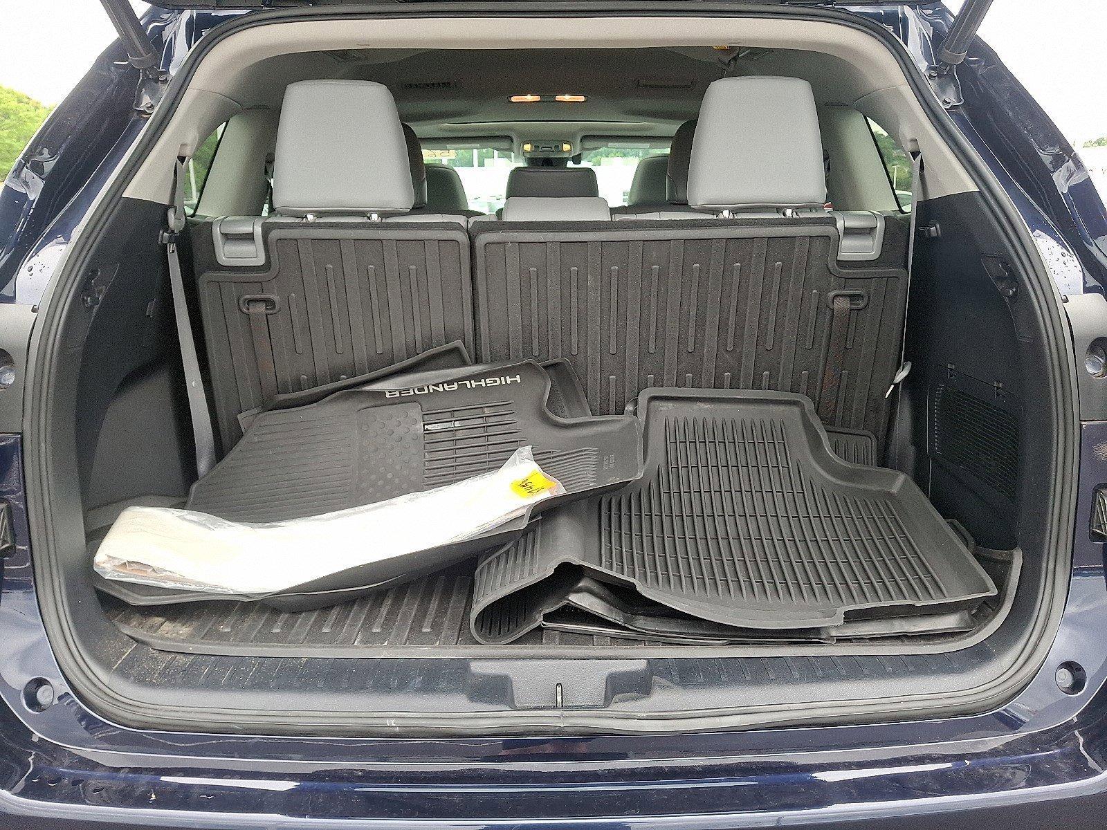 2020 Toyota Highlander Vehicle Photo in Harrisburg, PA 17111