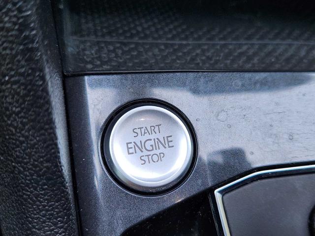 2021 Volkswagen Tiguan Vehicle Photo in DENTON, TX 76210-9321