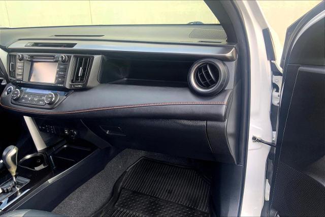 2016 Toyota RAV4 Vehicle Photo in KANSAS CITY, MO 64114-4545