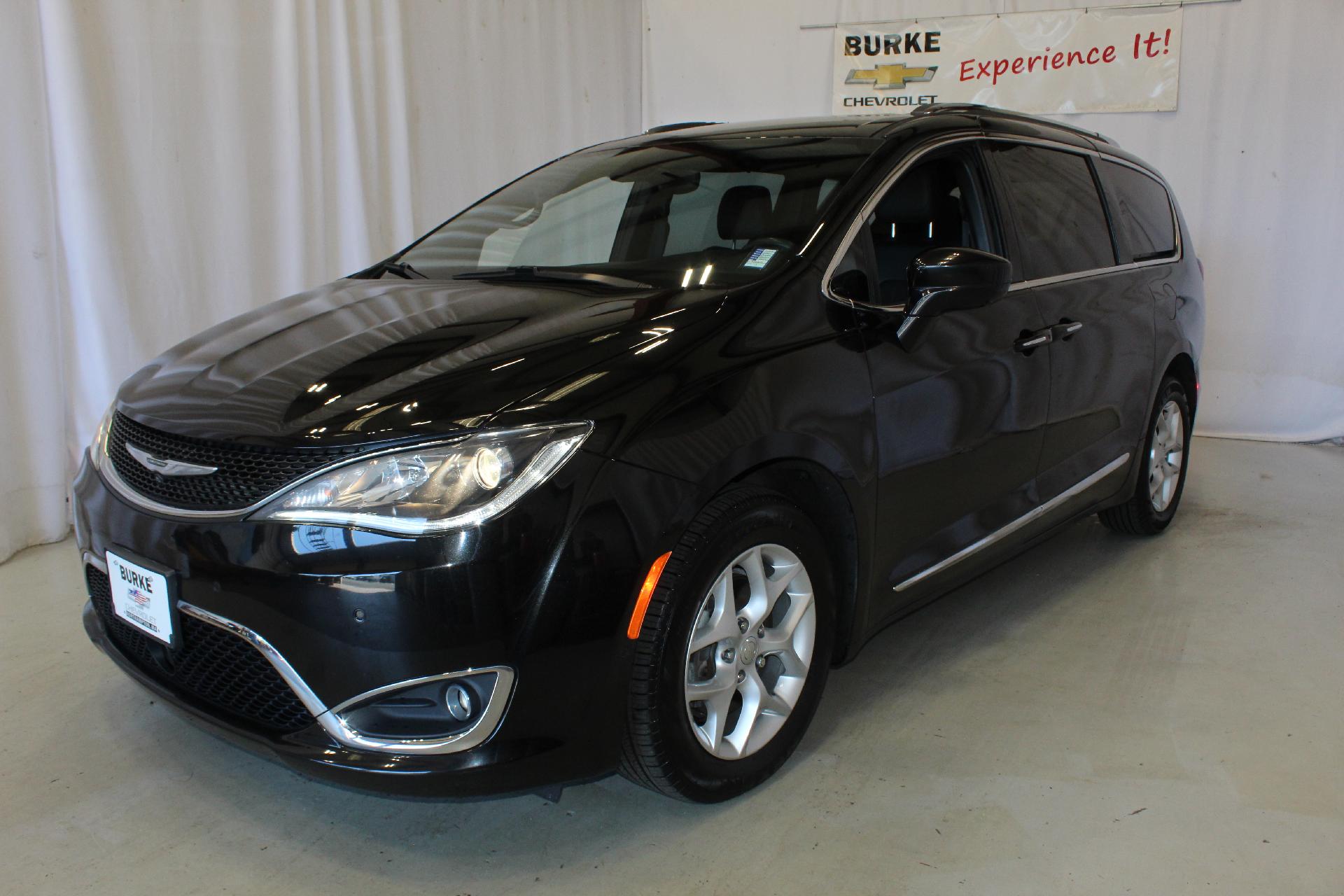 2020 Chrysler Pacifica Vehicle Photo in NORTHAMPTON, MA 01060-1120