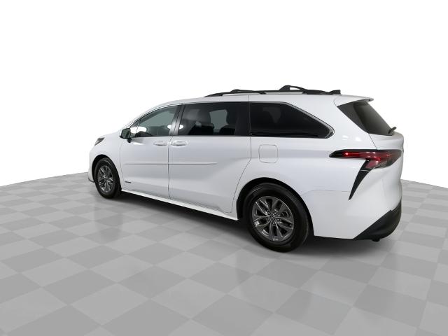 2021 Toyota Sienna Vehicle Photo in GILBERT, AZ 85297-0402