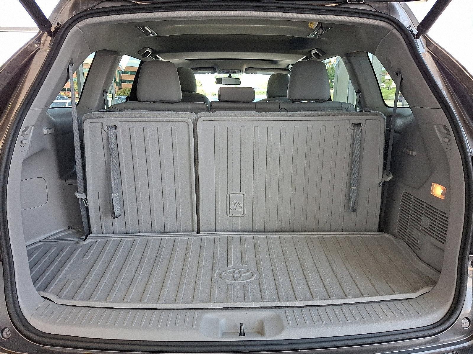 2016 Toyota Highlander Vehicle Photo in Lancaster, PA 17601