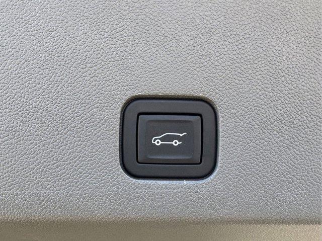2025 Cadillac XT6 Vehicle Photo in LEOMINSTER, MA 01453-2952