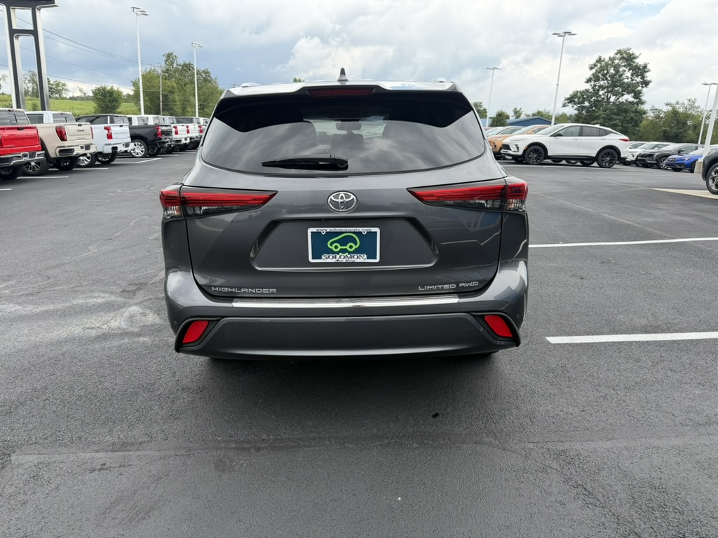 2021 Toyota Highlander photo 5 of 38