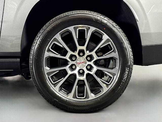 2025 GMC Yukon XL Vehicle Photo in PUYALLUP, WA 98371-4149