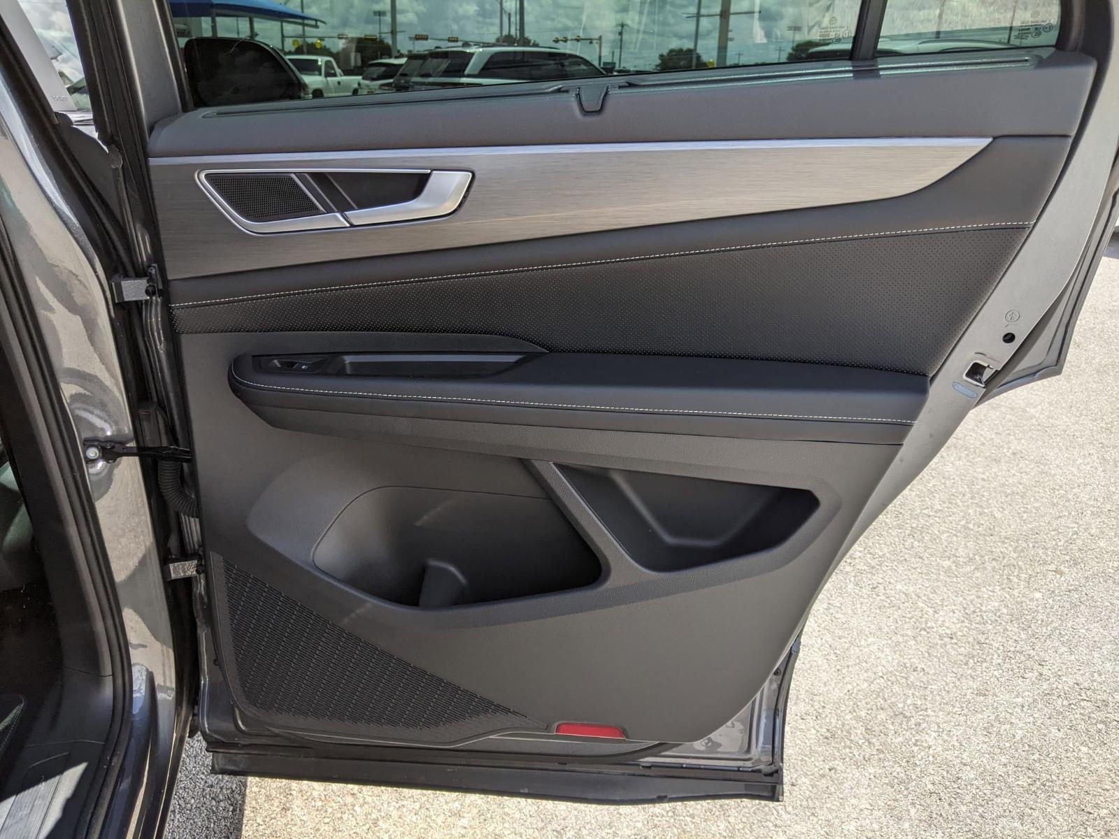 2024 Volkswagen Atlas Cross Sport Vehicle Photo in Seguin, TX 78155