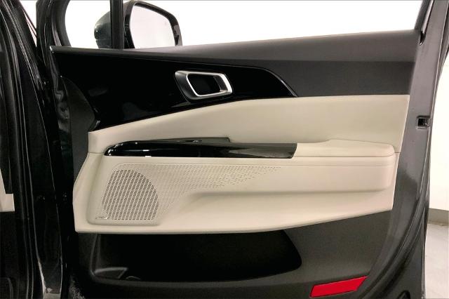 2024 Kia Carnival Vehicle Photo in Lees Summit, MO 64086