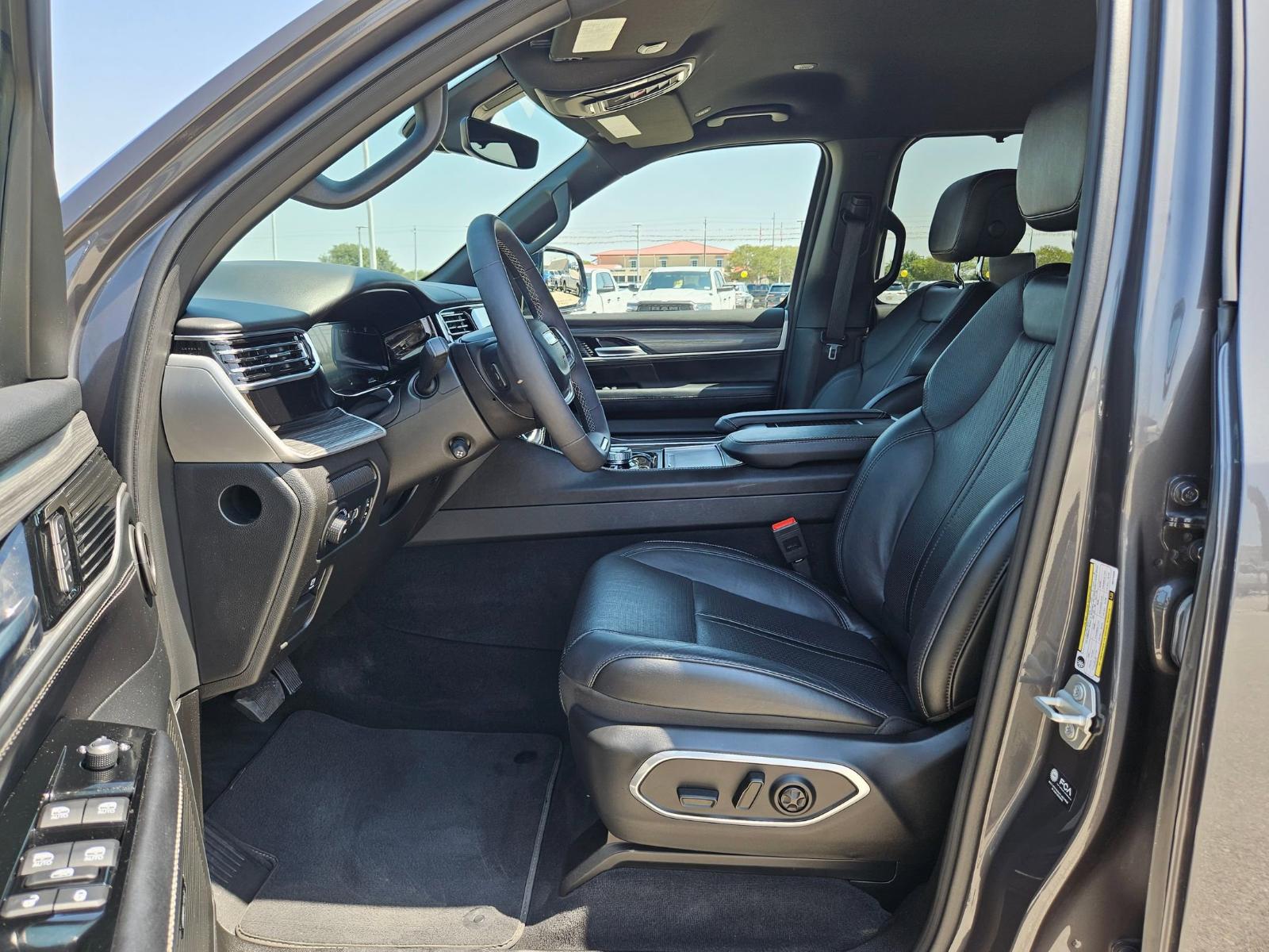 2024 Jeep Wagoneer Vehicle Photo in Seguin, TX 78155