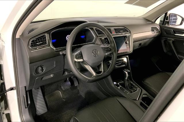 2023 Volkswagen Tiguan Vehicle Photo in Lees Summit, MO 64086