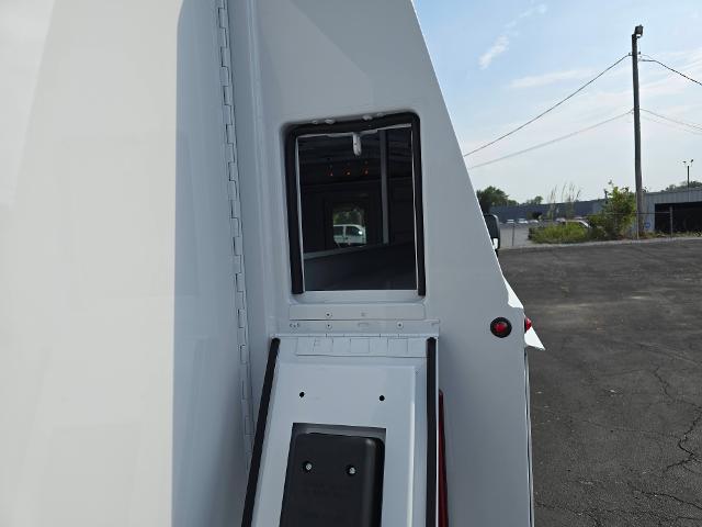 2025 Chevrolet Express Commercial Cutaway Vehicle Photo in INDEPENDENCE, MO 64055-1314