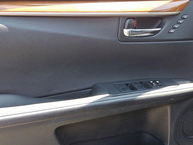 2013 Lexus ES 300h Vehicle Photo in DANBURY, CT 06810-5034