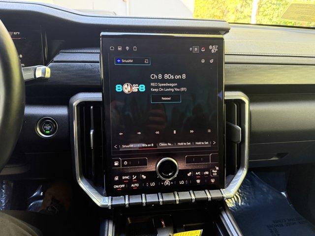 2025 GMC Acadia Vehicle Photo in LEOMINSTER, MA 01453-2952
