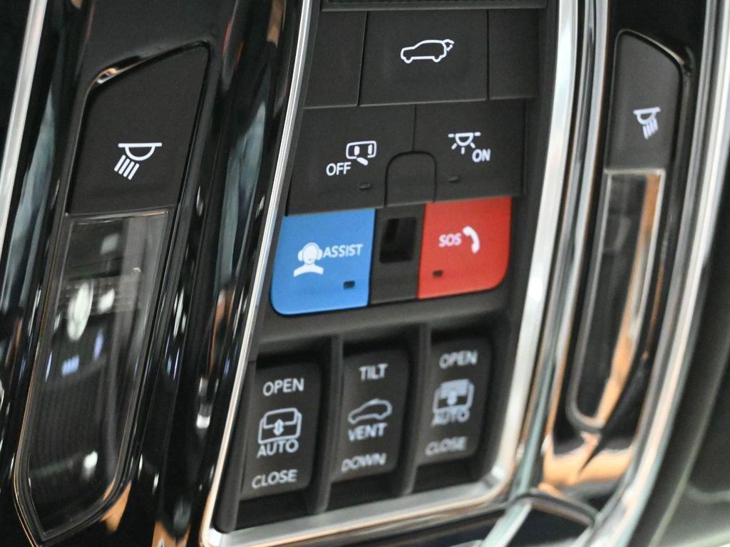 2023 Jeep Grand Cherokee L Vehicle Photo in Cedar Rapids, IA 52402