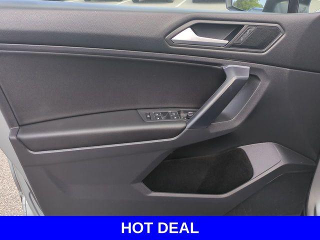 2021 Volkswagen Tiguan Vehicle Photo in Merrillville, IN 46410