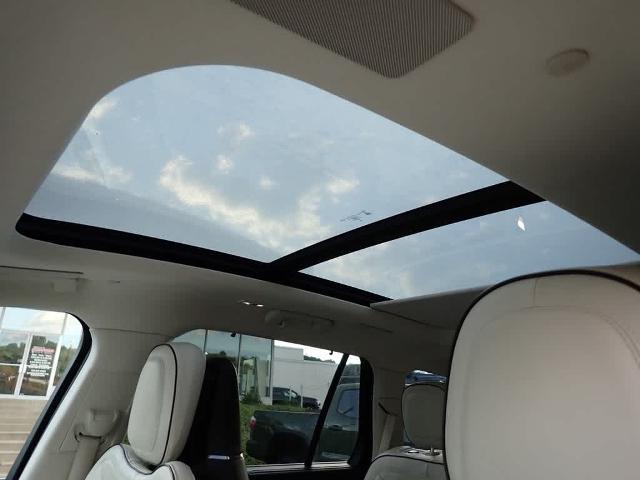 2023 Lincoln Aviator Vehicle Photo in ZELIENOPLE, PA 16063-2910