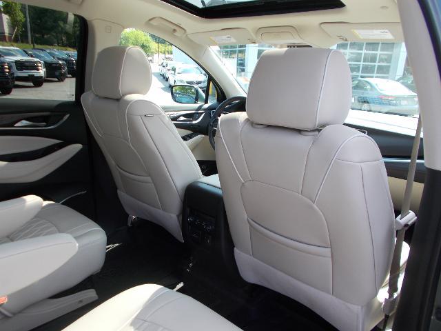 2022 Buick Enclave Vehicle Photo in LOWELL, MA 01852-4336