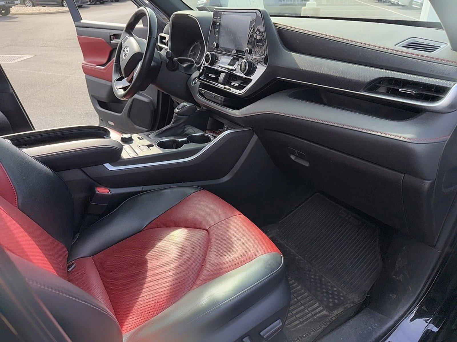 2022 Toyota Highlander Vehicle Photo in Harrisburg, PA 17111