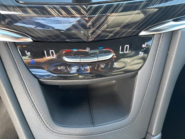 2025 Cadillac XT6 Vehicle Photo in MANITOWOC, WI 54220-5838