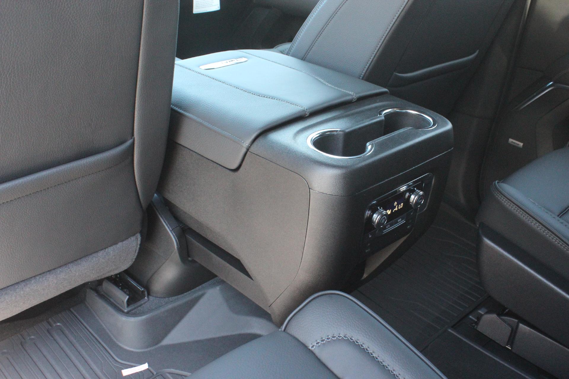 2025 GMC Yukon Vehicle Photo in AURORA, CO 80012-4011