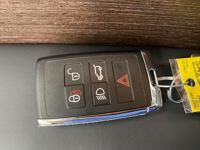 2025 Range Rover Vehicle Photo in Appleton, WI 54913