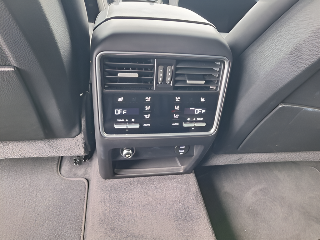 2023 Porsche Cayenne S - 9