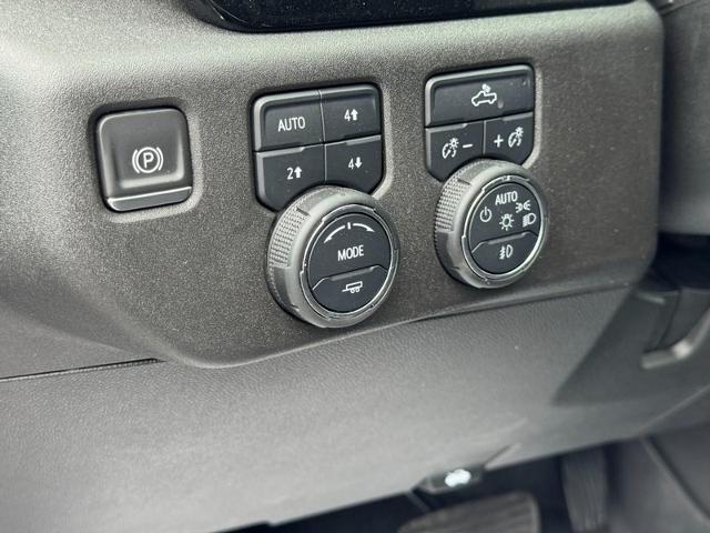 2023 Chevrolet Silverado 1500 Vehicle Photo in COLUMBIA, MO 65203-3903