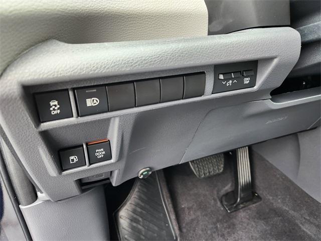 2024 Toyota Sienna Vehicle Photo in AURORA, CO 80012-4011