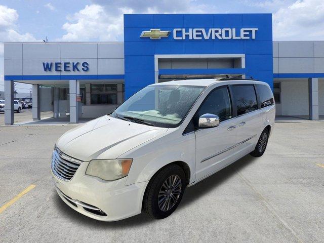 2013 Chrysler Town & Country Vehicle Photo in WEST FRANKFORT, IL 62896-4173