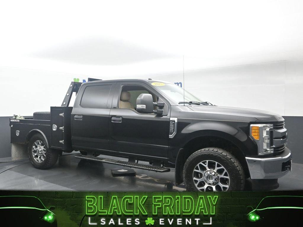 2017 Ford Super Duty F-250 SRW Vehicle Photo in Cedar Rapids, IA 52402