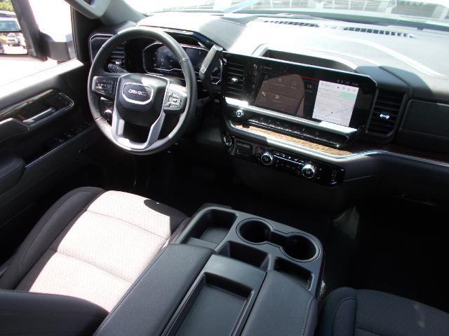 2025 GMC Sierra 2500 HD Vehicle Photo in LOWELL, MA 01852-4336