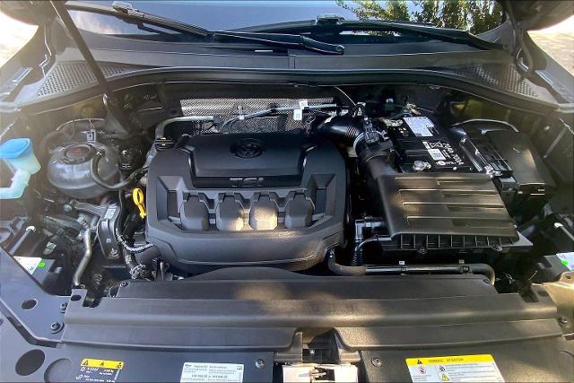 2024 Volkswagen Tiguan Vehicle Photo in KANSAS CITY, MO 64114-4545