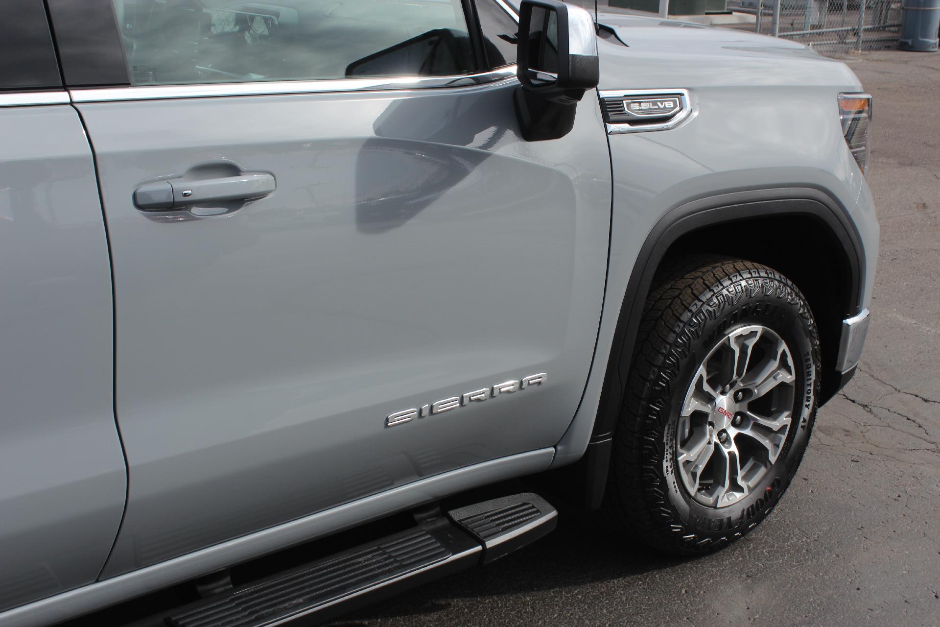2025 GMC Sierra 1500 Vehicle Photo in AURORA, CO 80012-4011