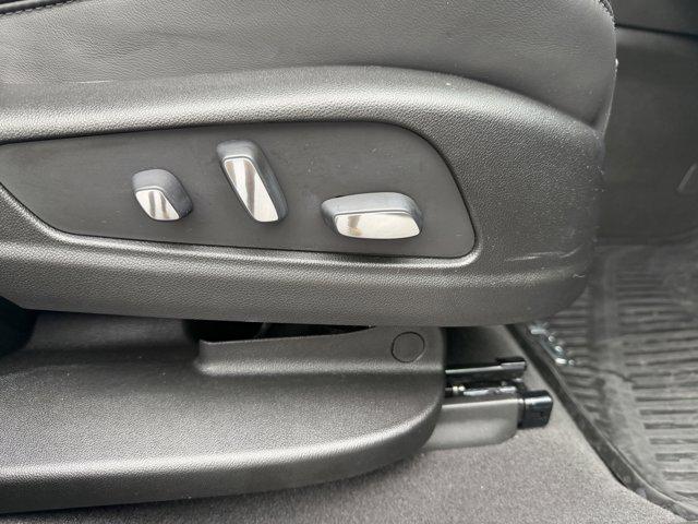 2024 Cadillac XT5 Vehicle Photo in LEOMINSTER, MA 01453-2952