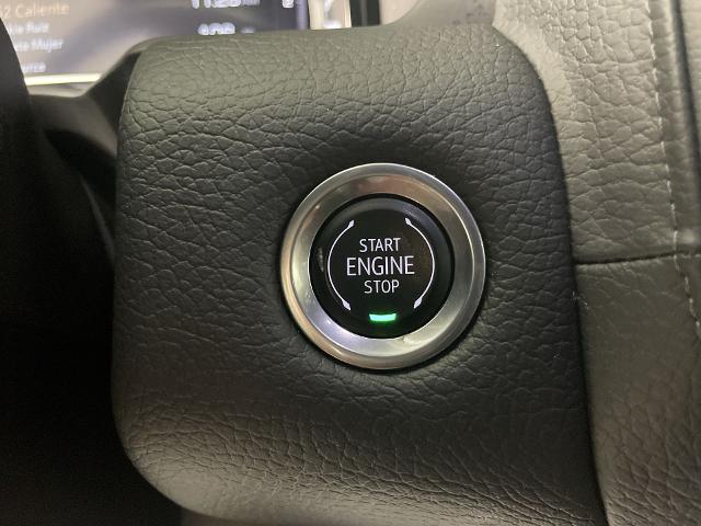 2024 GMC Yukon XL Vehicle Photo in GILBERT, AZ 85297-0402