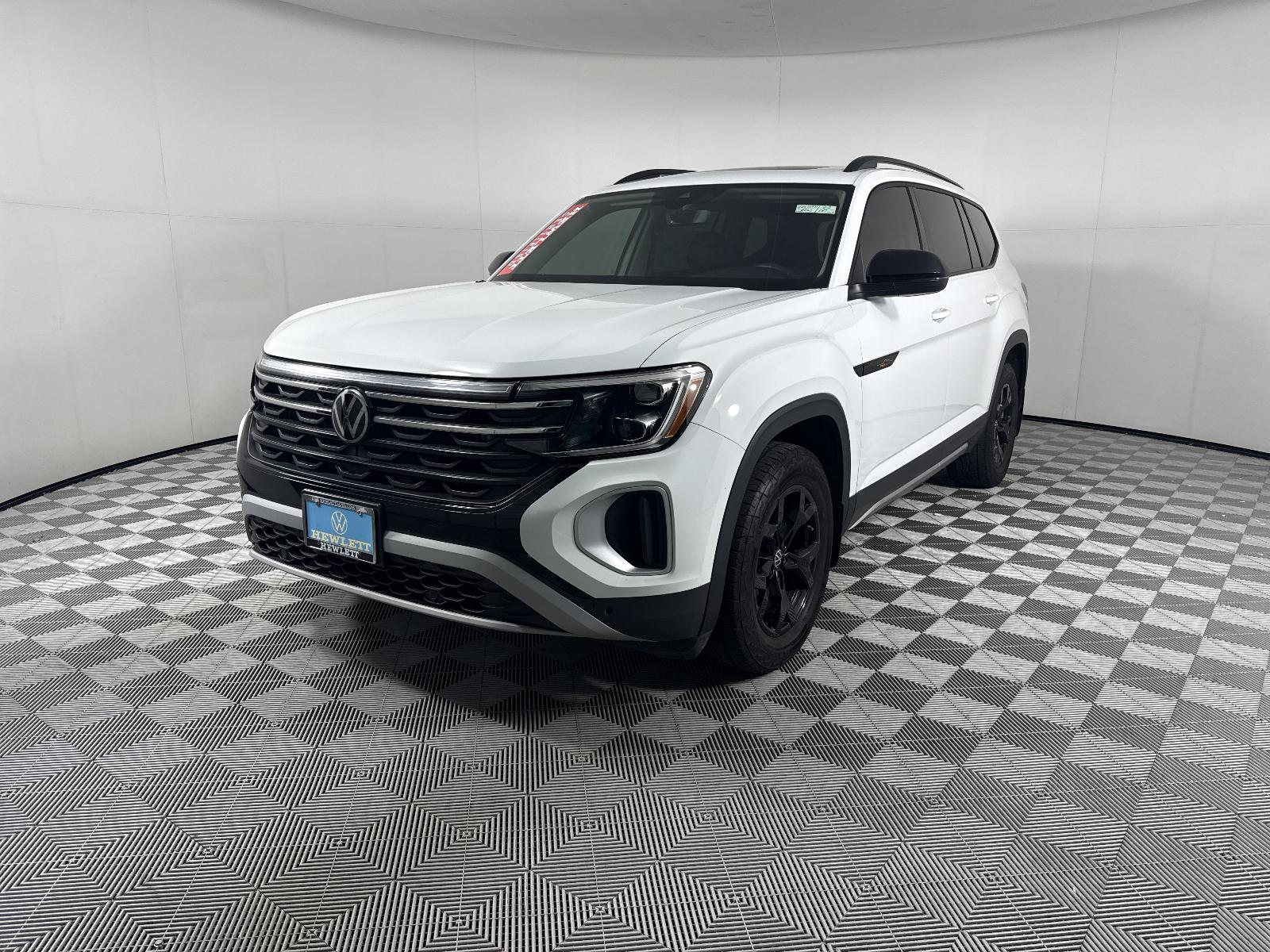 2024 Volkswagen Atlas Vehicle Photo in Georgetown, TX 78626