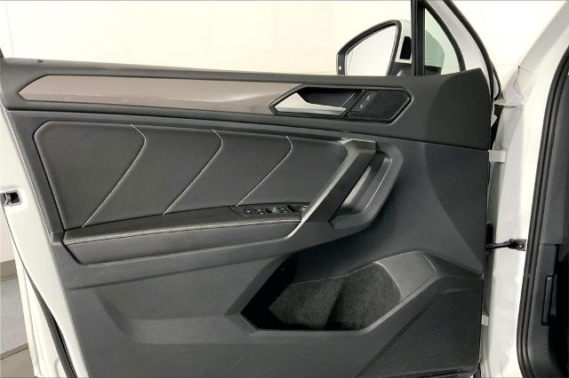 2023 Volkswagen Tiguan Vehicle Photo in Lees Summit, MO 64086