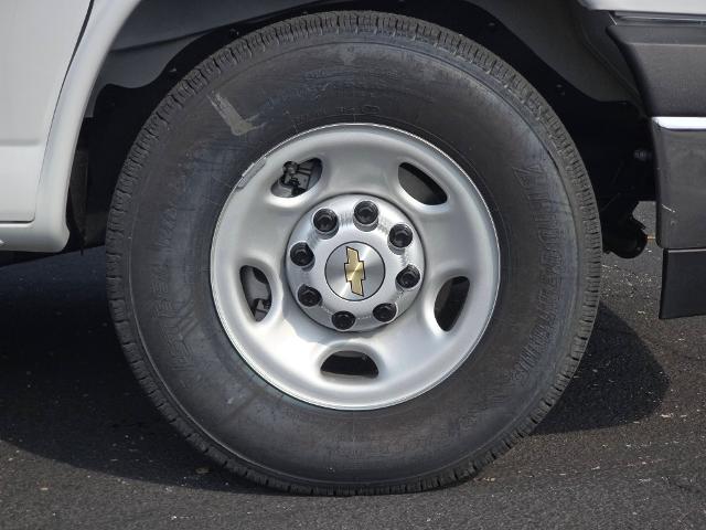 2025 Chevrolet Express Commercial Cutaway Vehicle Photo in INDEPENDENCE, MO 64055-1314