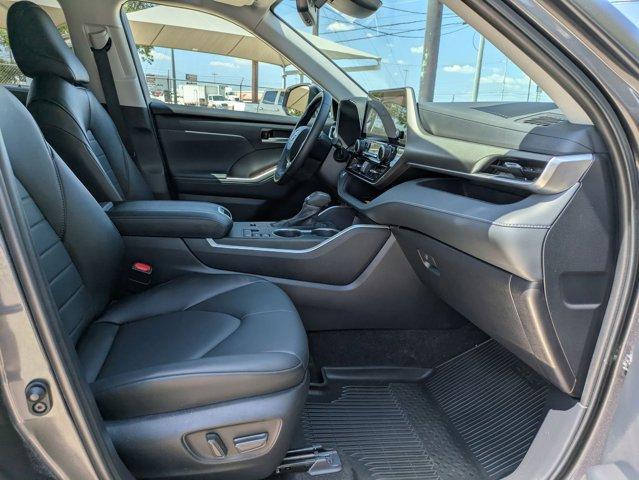 2024 Toyota Highlander Vehicle Photo in SELMA, TX 78154-1459