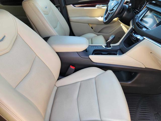 2017 Cadillac XT5 Vehicle Photo in DENTON, TX 76210-9321