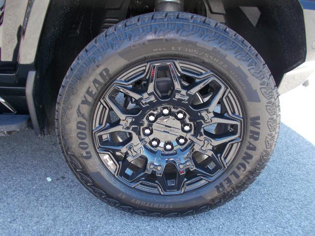 2025 GMC HUMMER EV Pickup Vehicle Photo in LOWELL, MA 01852-4336