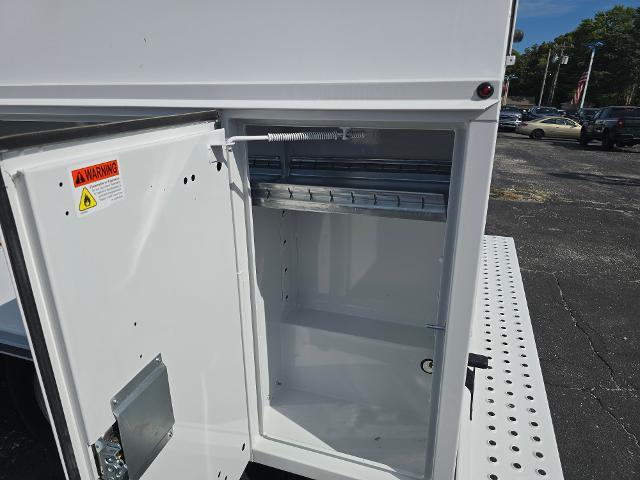 2025 Chevrolet Express Commercial Cutaway Vehicle Photo in INDEPENDENCE, MO 64055-1314