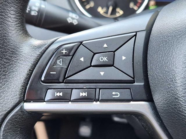2018 Nissan Rogue Vehicle Photo in DENTON, TX 76210-9321